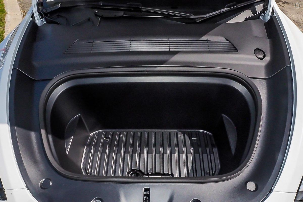2022 Tesla Model Y Rear-Wheel Drive