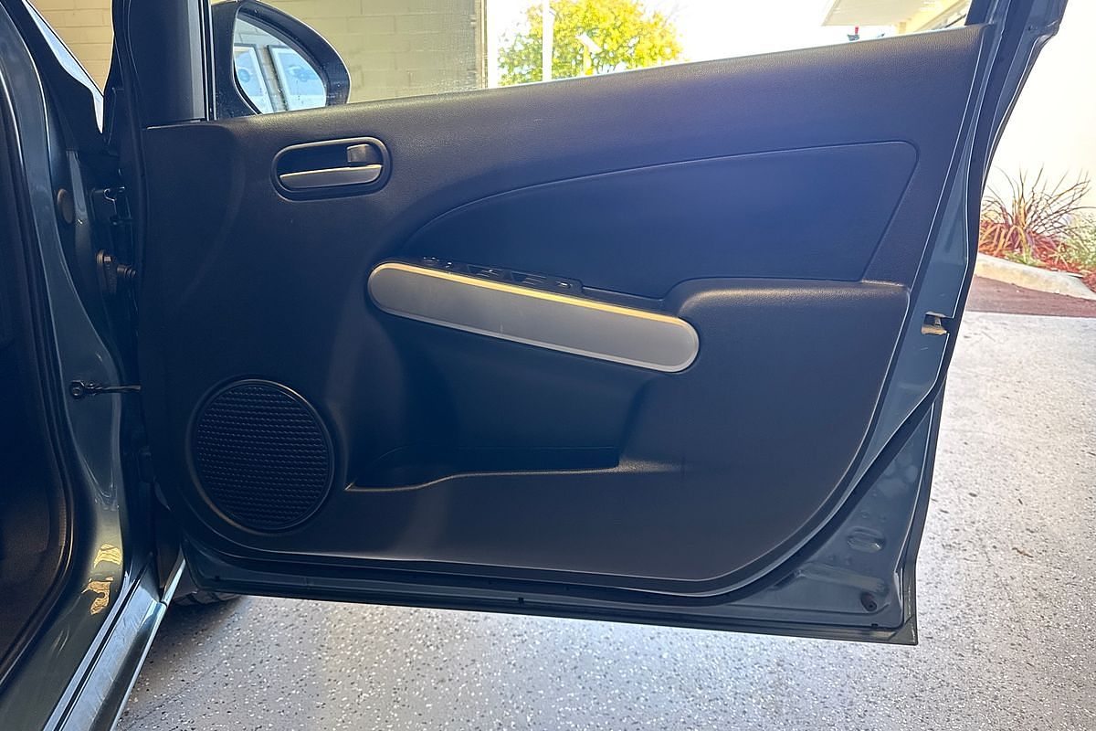 2013 Mazda 2 Neo Sport DE Series 2