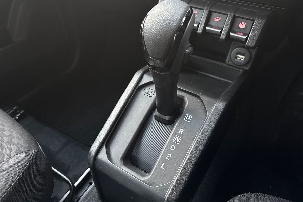 2023 Suzuki Jimny GLX GJ