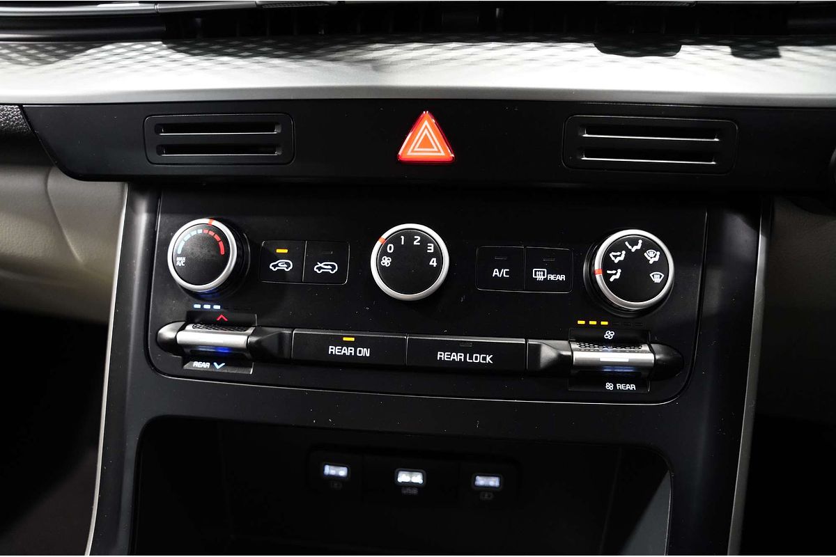 2022 Kia Carnival Si KA4