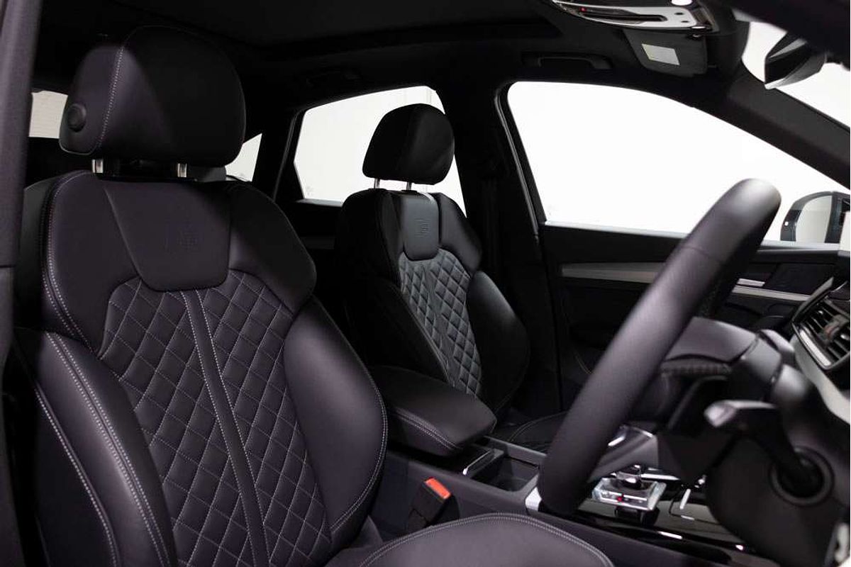 2024 Audi Q5 45 TFSI S line FY