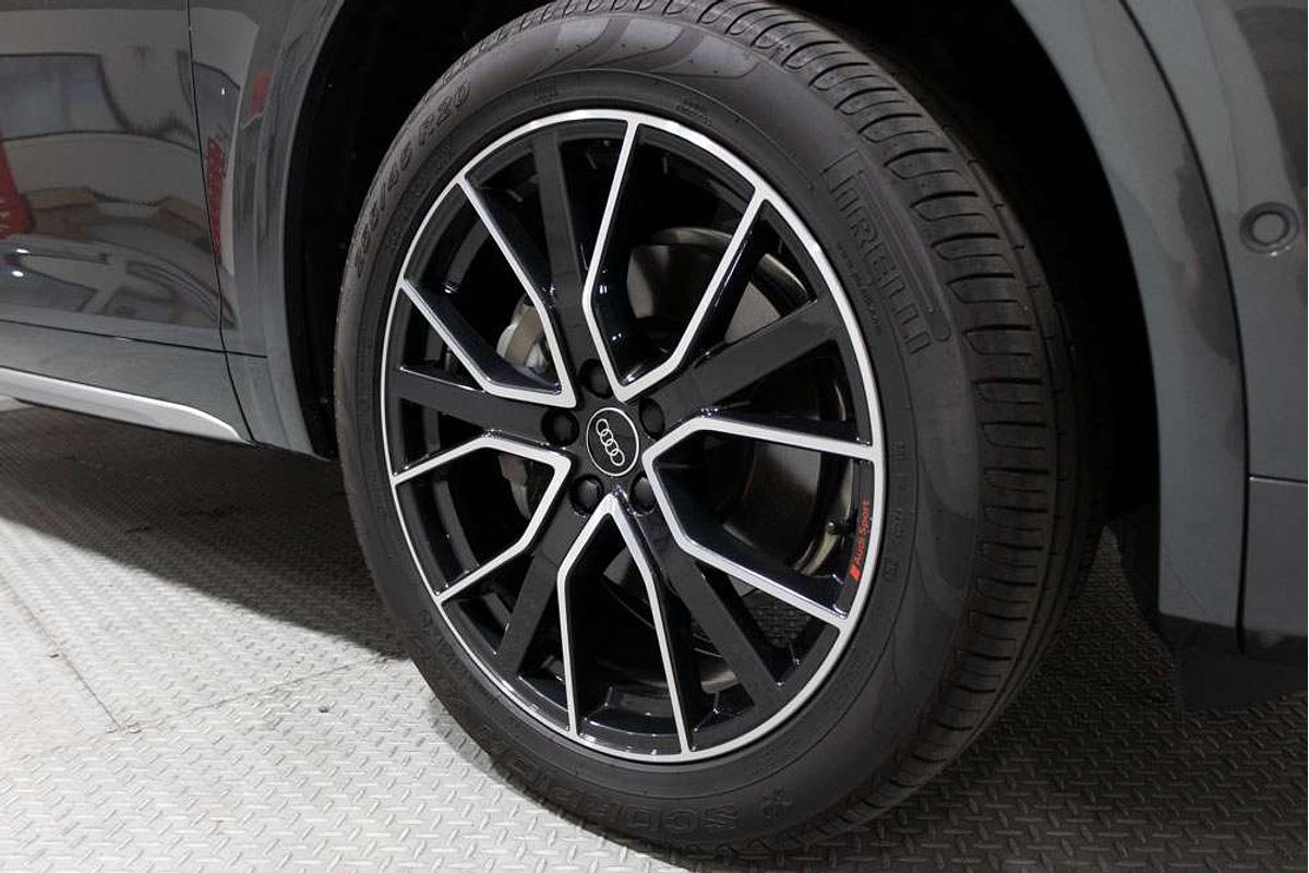 2024 Audi Q5 45 TFSI S line FY