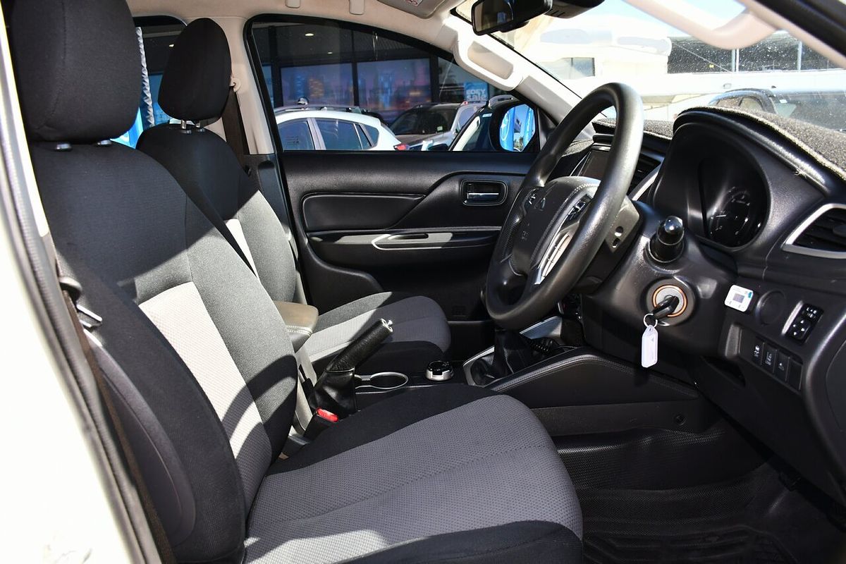 2019 Mitsubishi Triton GLX+ MR 4X4