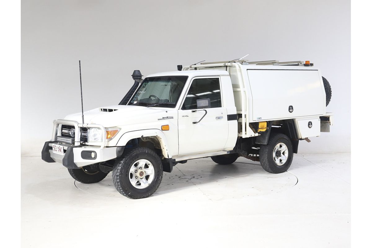 LC Military GXL 4.5L T Diesel Manual Single C/Chassis 7C71510 002