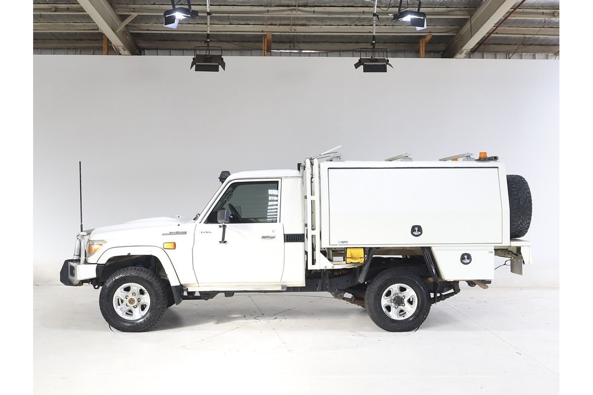 LC Military GXL 4.5L T Diesel Manual Single C/Chassis 7C71510 002