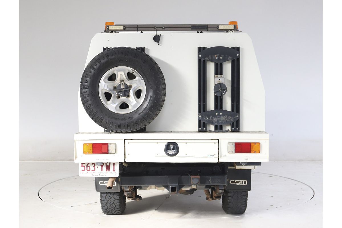 LC Military GXL 4.5L T Diesel Manual Single C/Chassis 7C71510 002