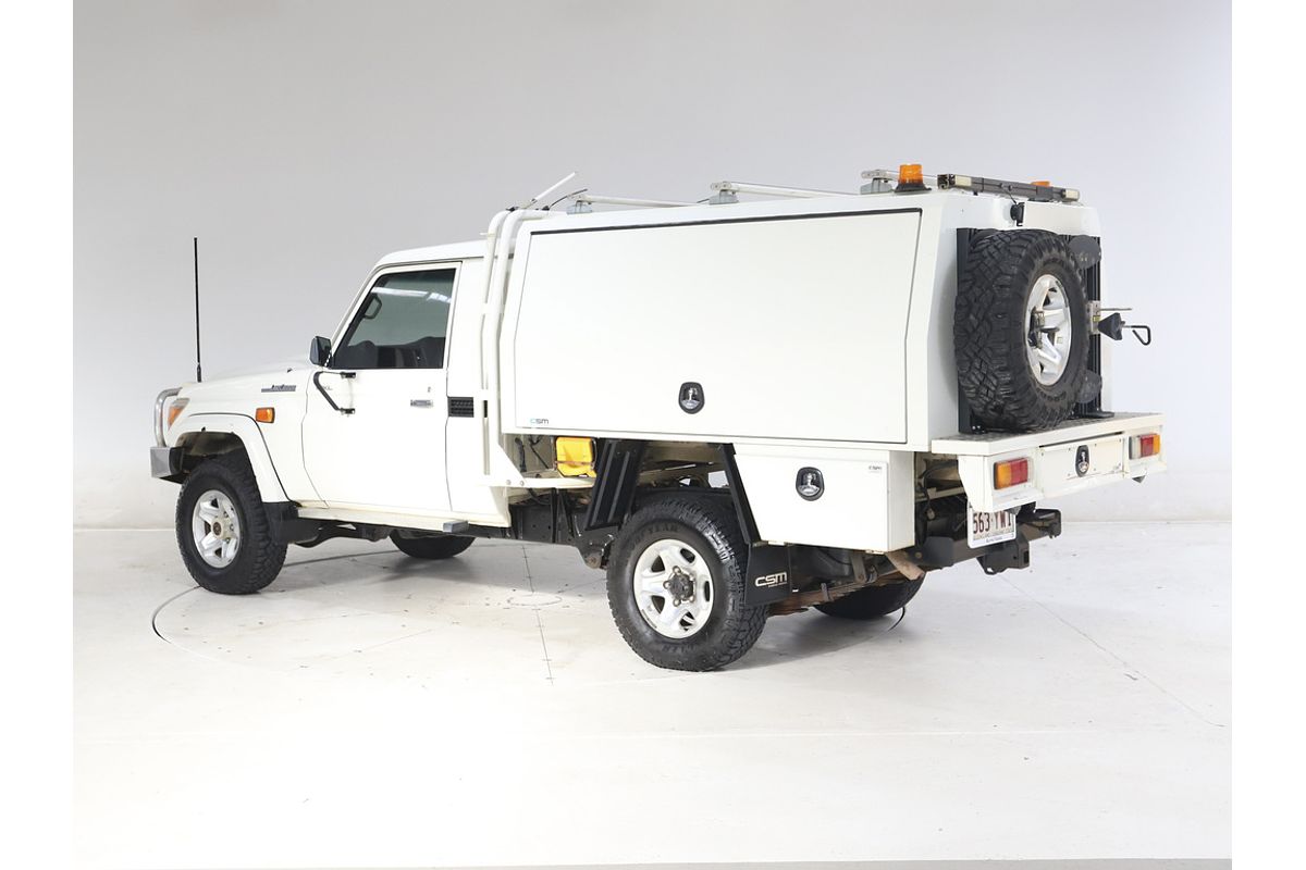 LC Military GXL 4.5L T Diesel Manual Single C/Chassis 7C71510 002