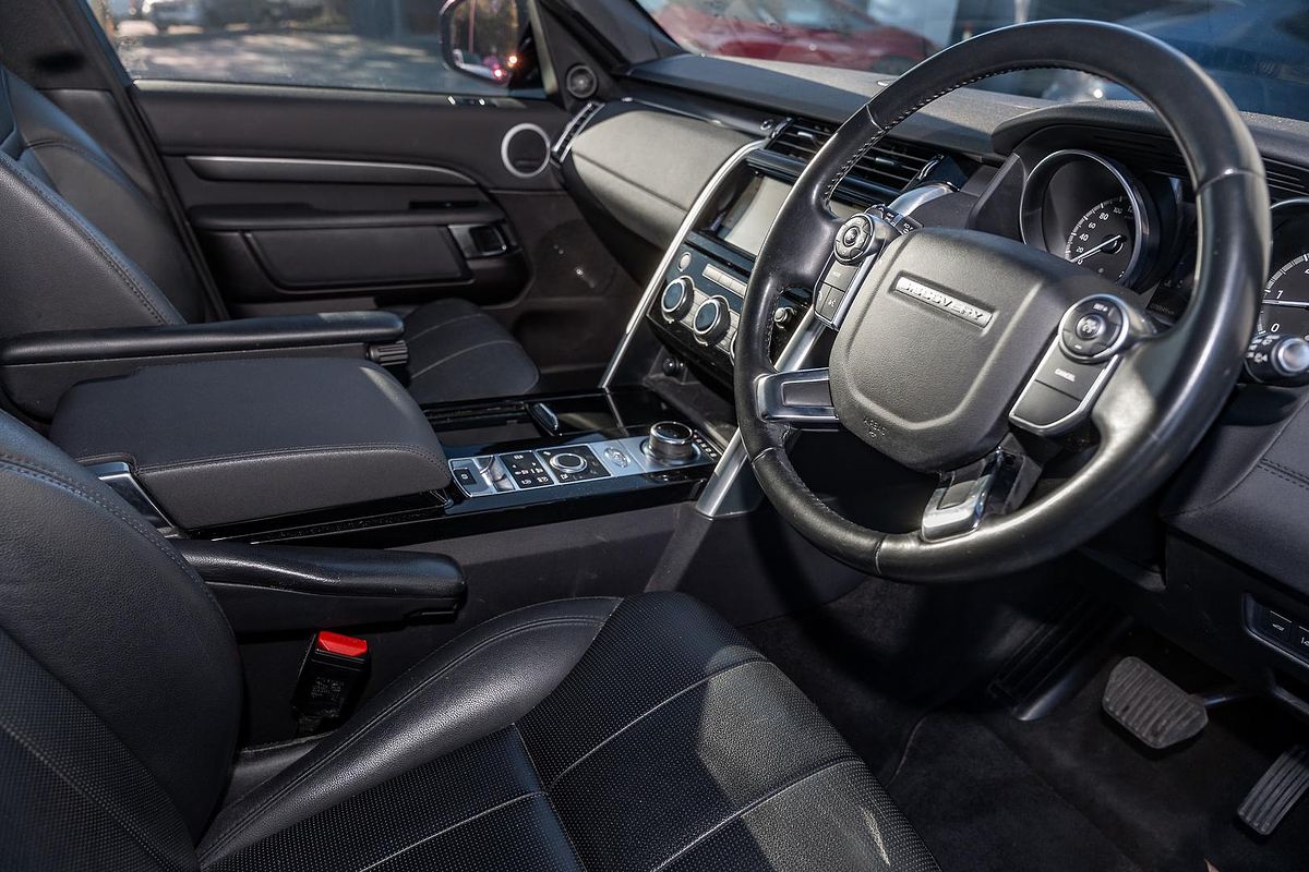 2017 Land Rover Discovery TD6 HSE Series 5