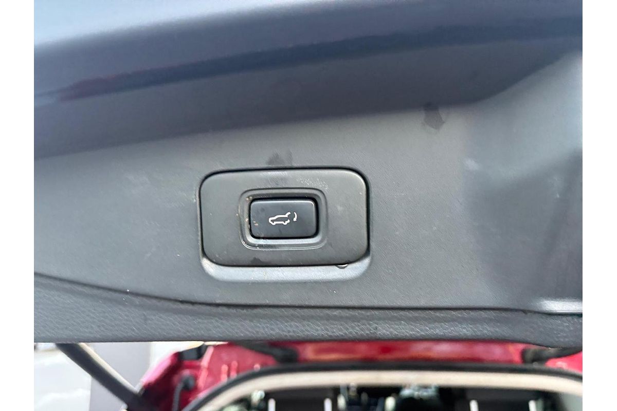 2023 Isuzu MU-X LS-T