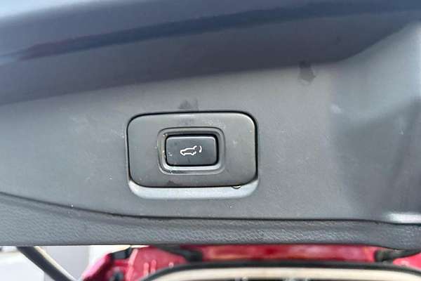 2023 Isuzu MU-X LS-T