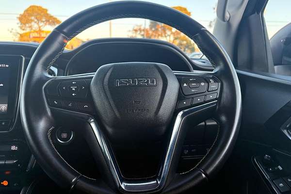 2023 Isuzu MU-X LS-T