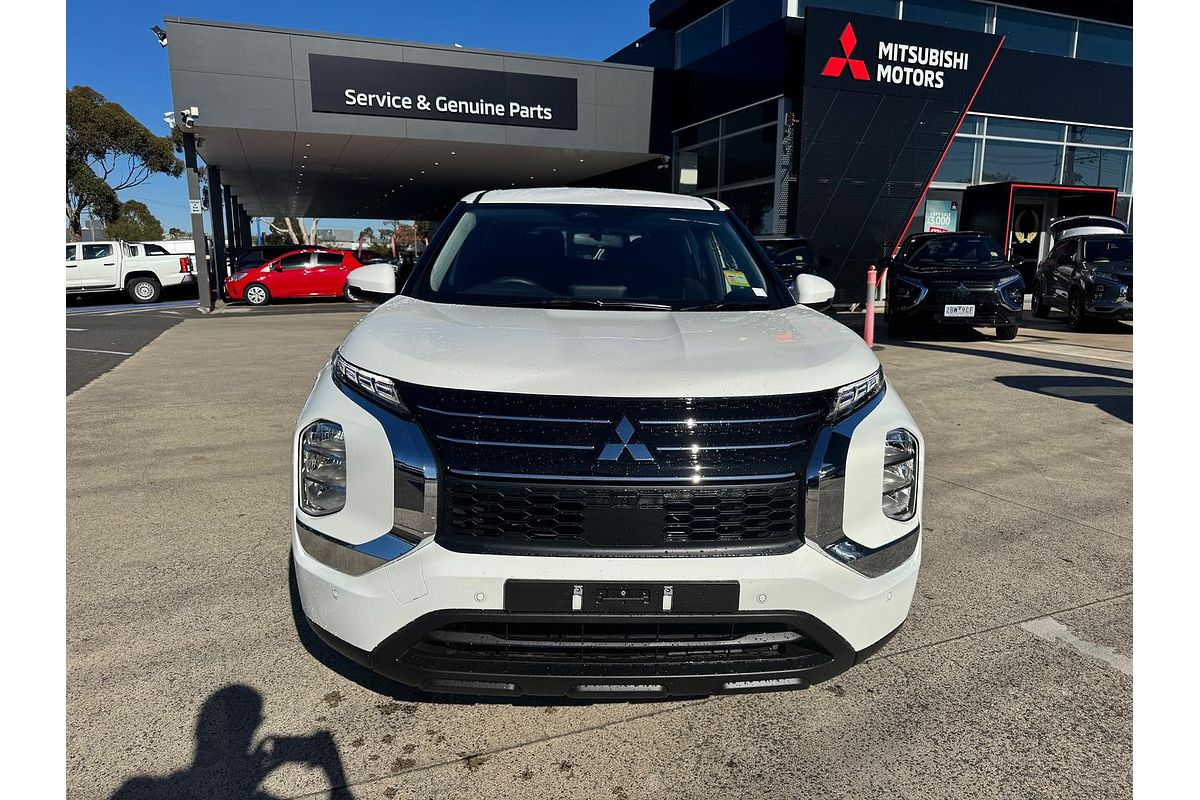 2024 Mitsubishi Outlander ES ZM