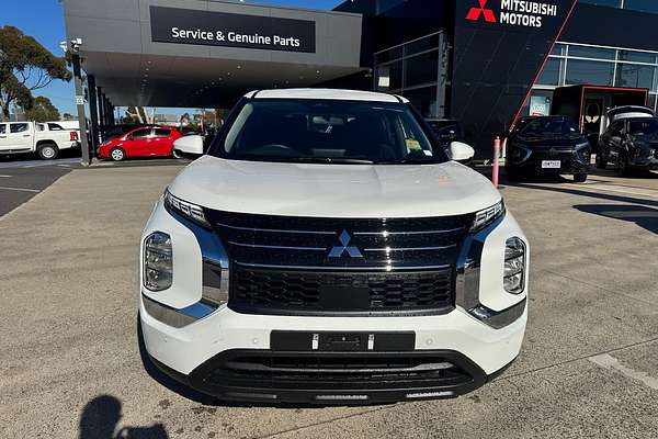 2024 Mitsubishi Outlander ES ZM