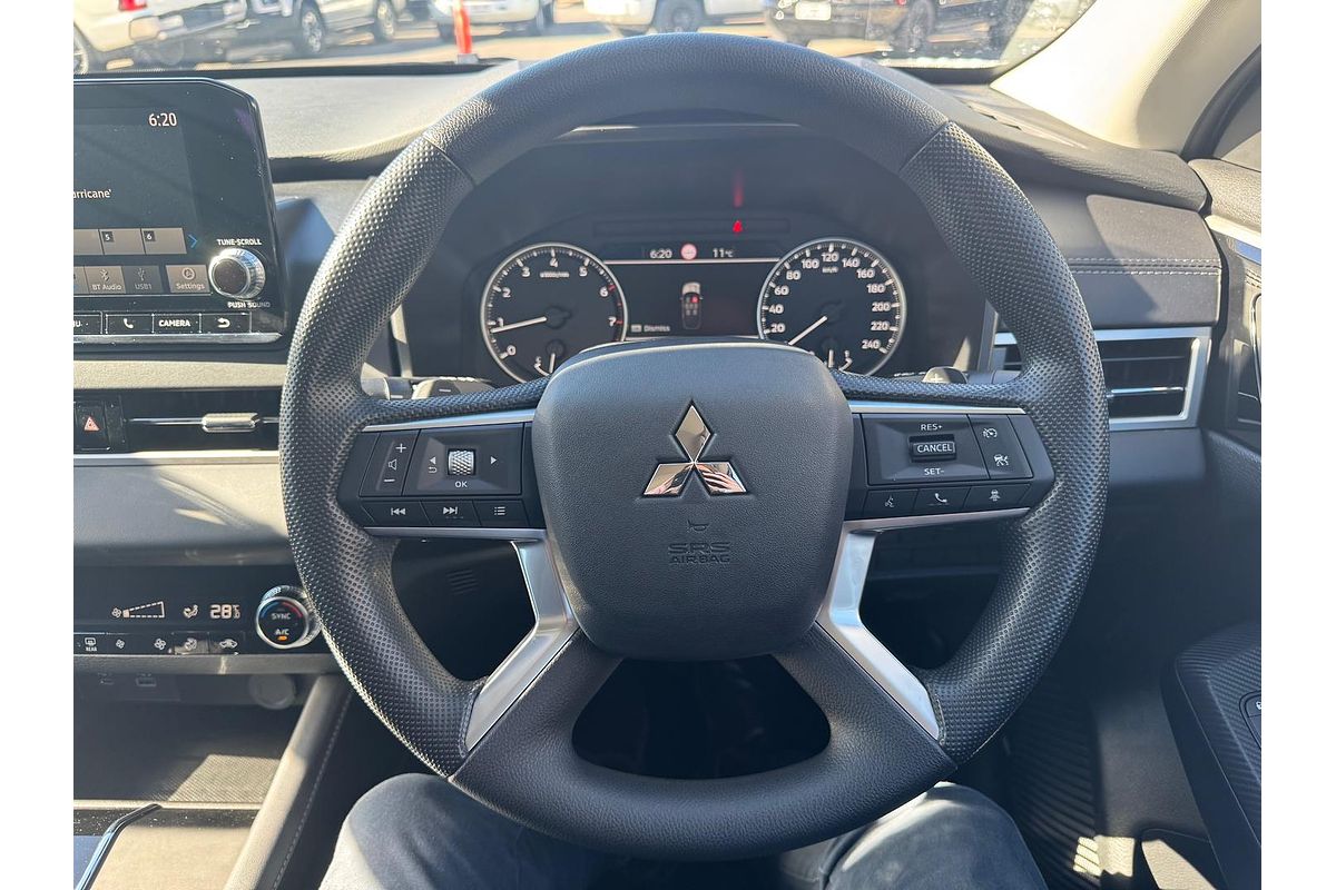 2024 Mitsubishi Outlander ES ZM