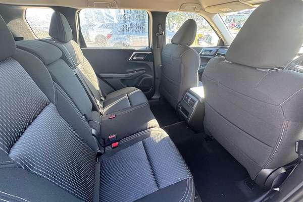 2024 Mitsubishi Outlander ES ZM