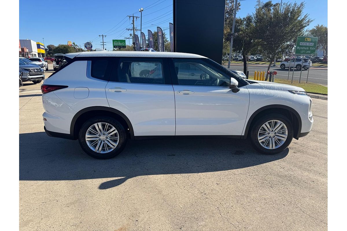 2024 Mitsubishi Outlander ES ZM