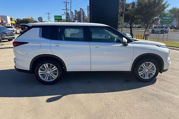 2024 Mitsubishi Outlander ES ZM