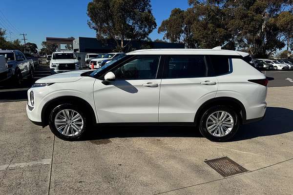 2024 Mitsubishi Outlander ES ZM