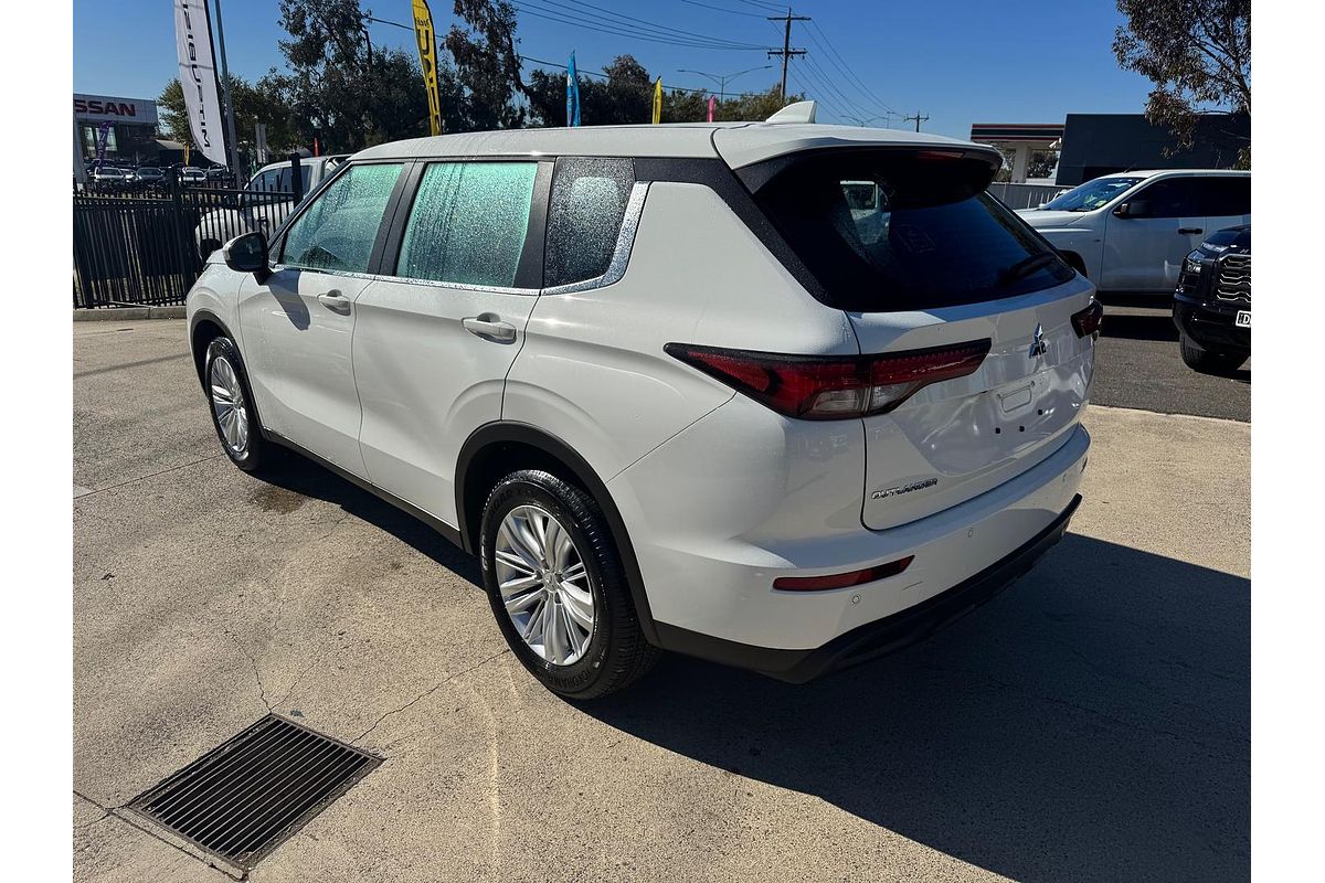 2024 Mitsubishi Outlander ES ZM