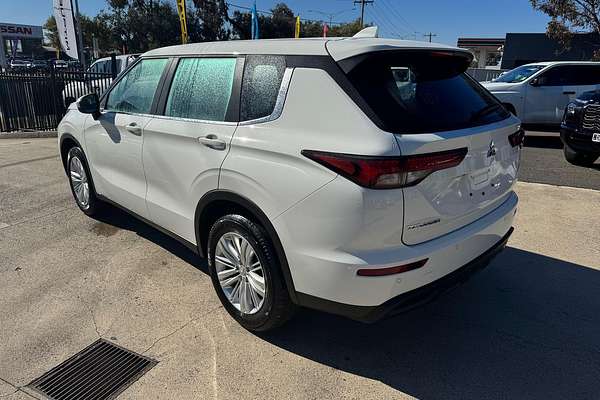 2024 Mitsubishi Outlander ES ZM
