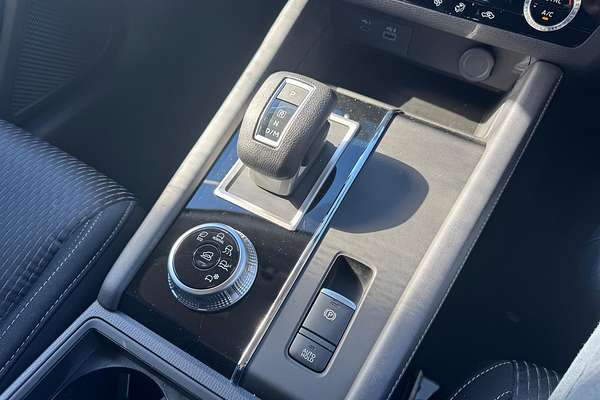 2024 Mitsubishi Outlander ES ZM