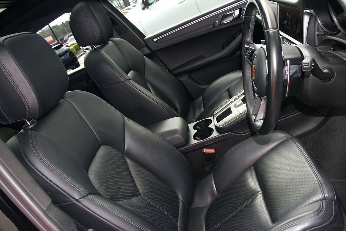 2021 Porsche Macan 95B