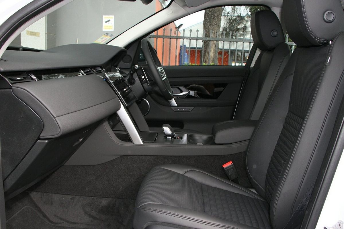 2025 Land Rover Discovery Sport P200 S L550