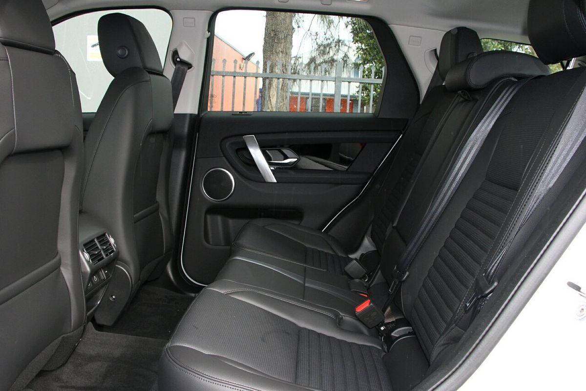 2025 Land Rover Discovery Sport P200 S L550
