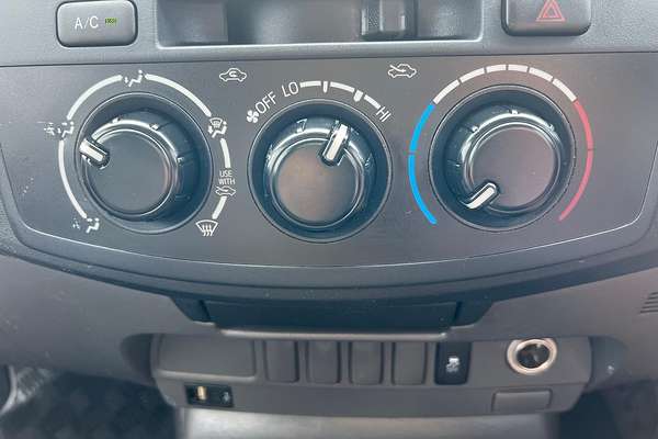 2014 Toyota Hilux SR KUN26R 4X4