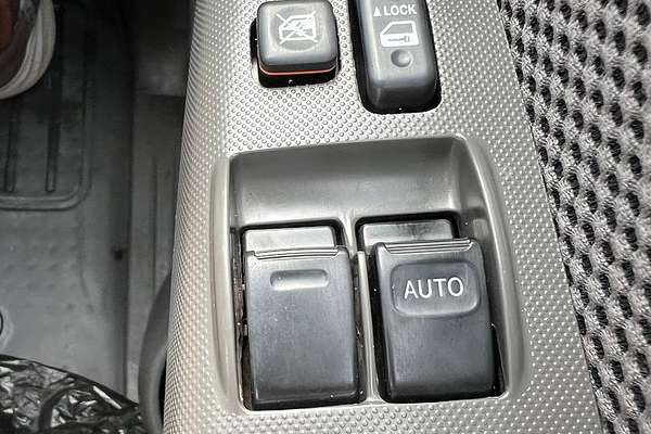 2014 Toyota Hilux SR KUN26R 4X4