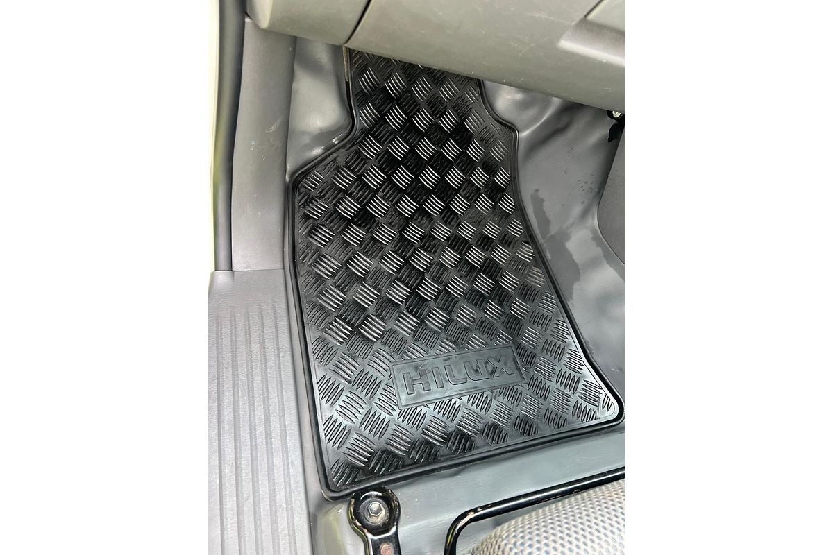 2014 Toyota Hilux SR KUN26R 4X4