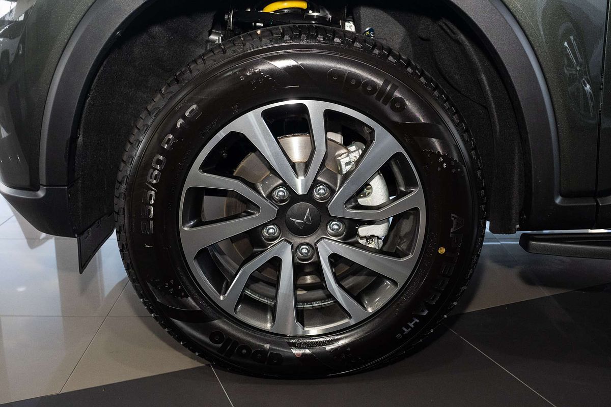 2024 Mahindra Scorpio Z8L