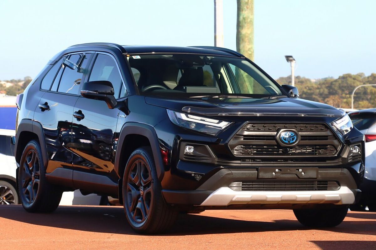 2024 Toyota RAV4 Edge AXAH54R