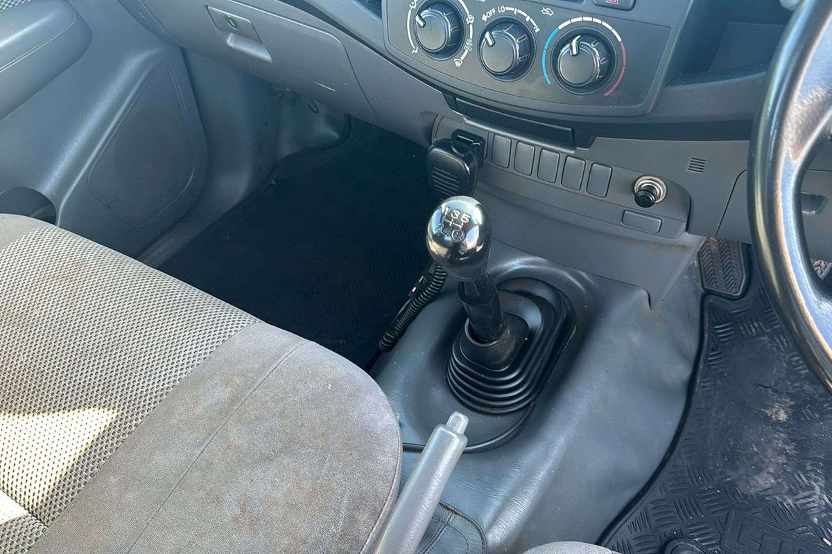2015 Toyota Hilux SR KUN16R Rear Wheel Drive
