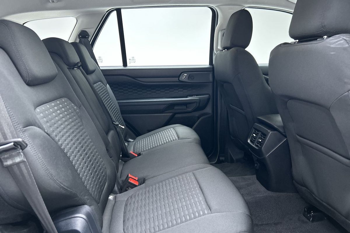 2024 Ford Everest Ambiente 2.0L