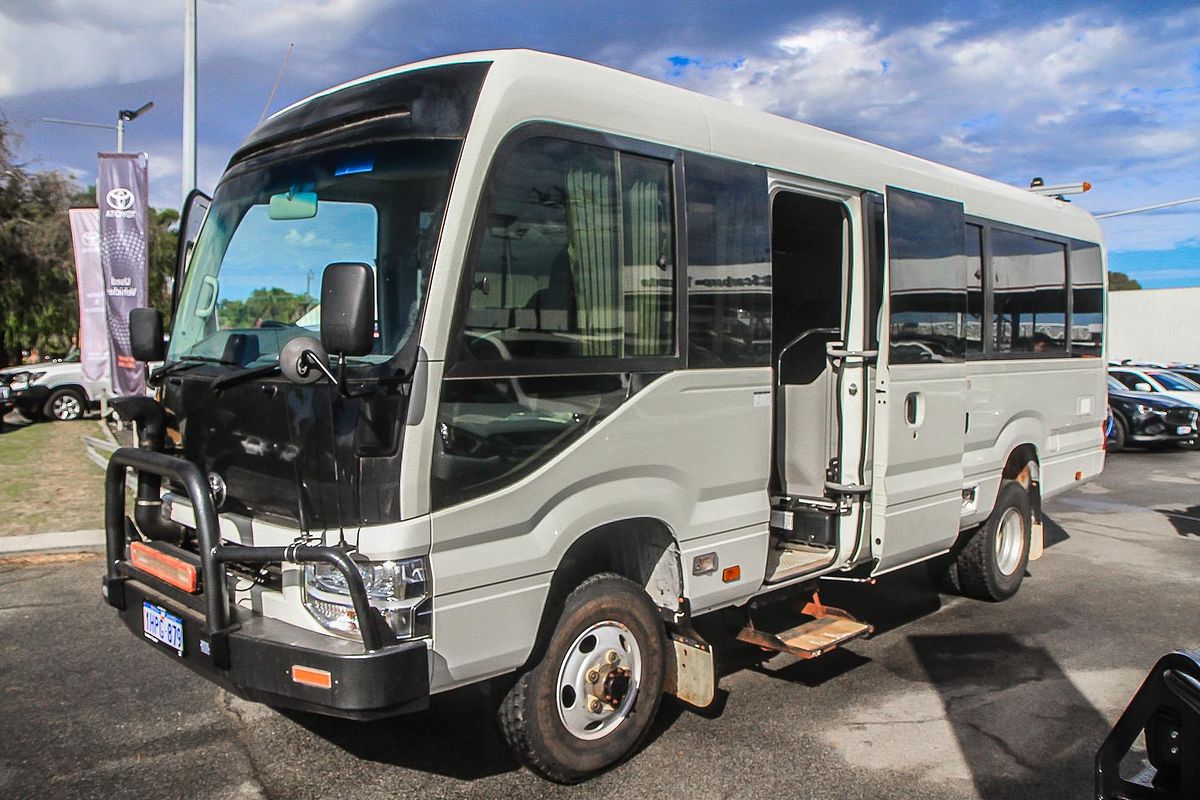 2022 Toyota Coaster Deluxe GDB70R