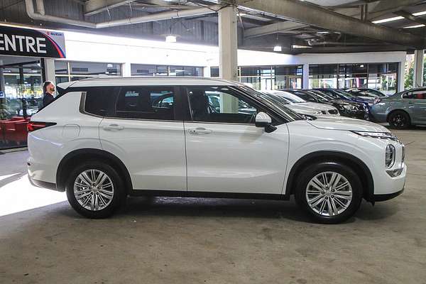 2022 Mitsubishi Outlander LS ZM