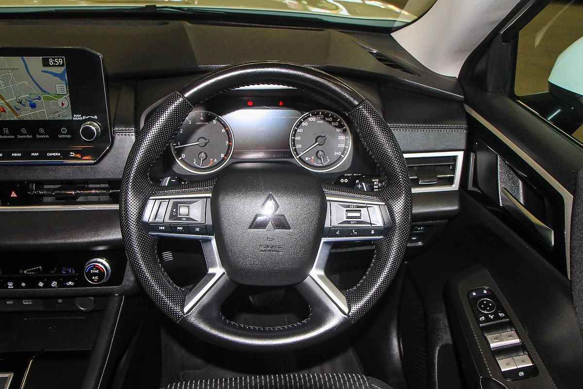 2022 Mitsubishi Outlander LS ZM