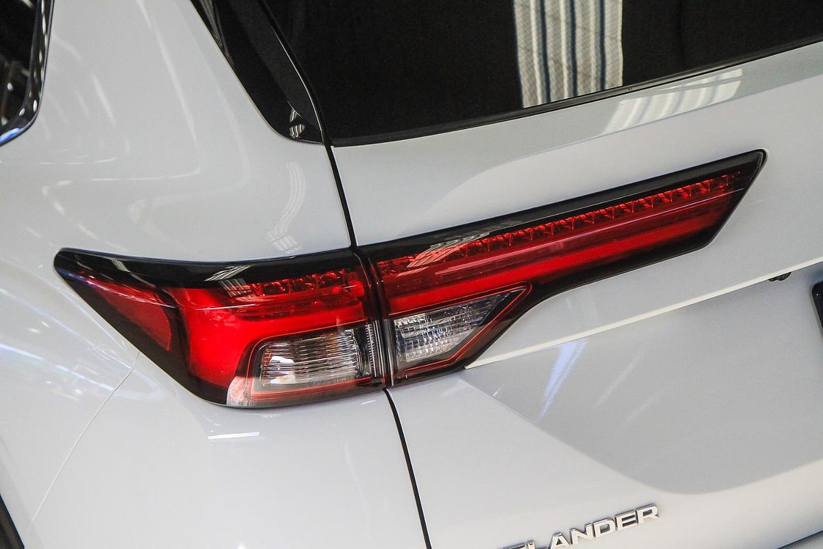 2022 Mitsubishi Outlander LS ZM