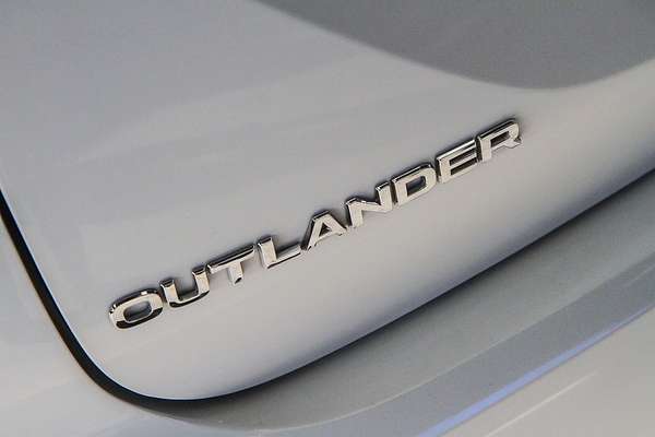 2022 Mitsubishi Outlander LS ZM