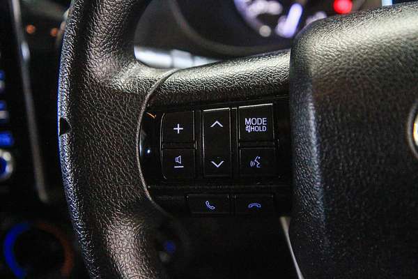 2020 Toyota Hilux SR GUN126R 4X4
