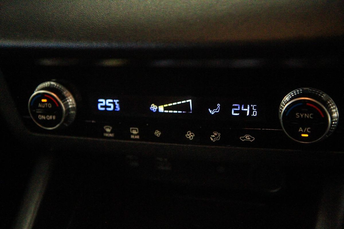 2022 Mitsubishi Outlander LS ZM