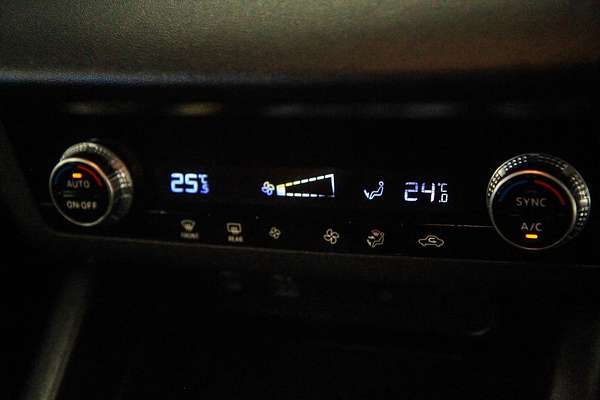 2022 Mitsubishi Outlander LS ZM
