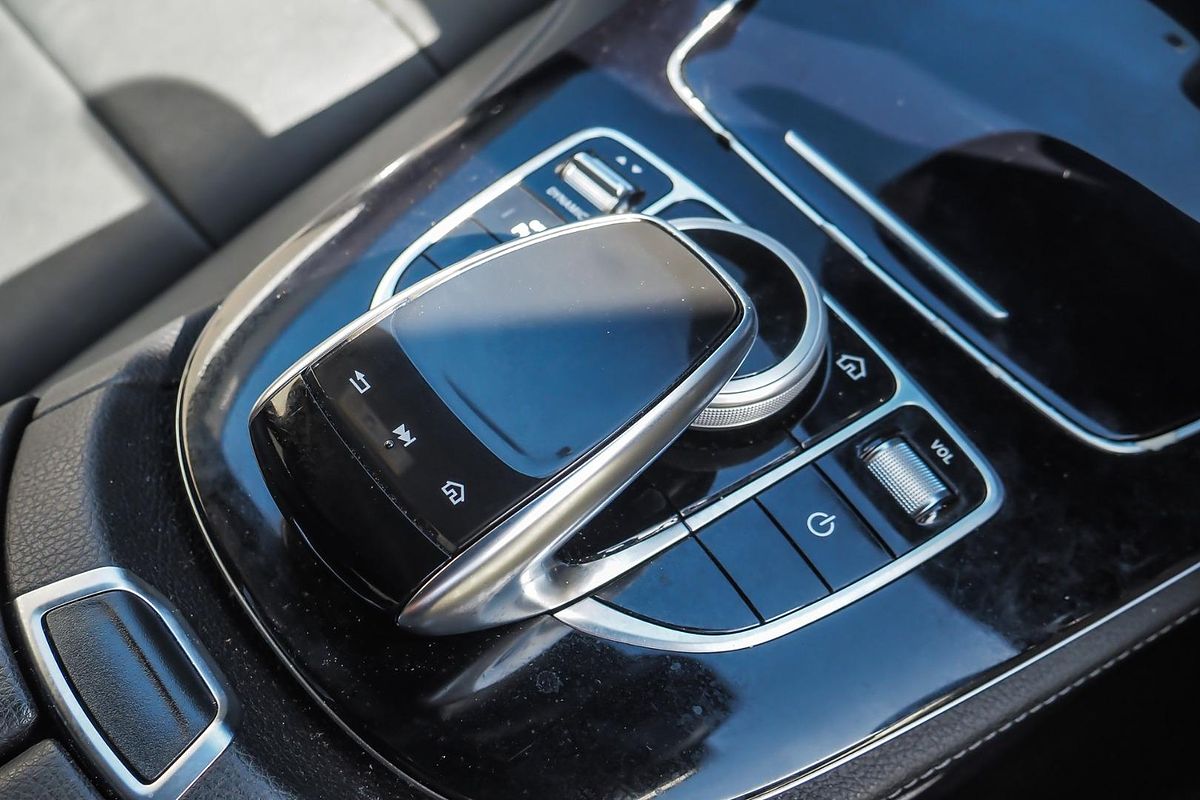 2016 Mercedes-Benz E-Class E200 W213