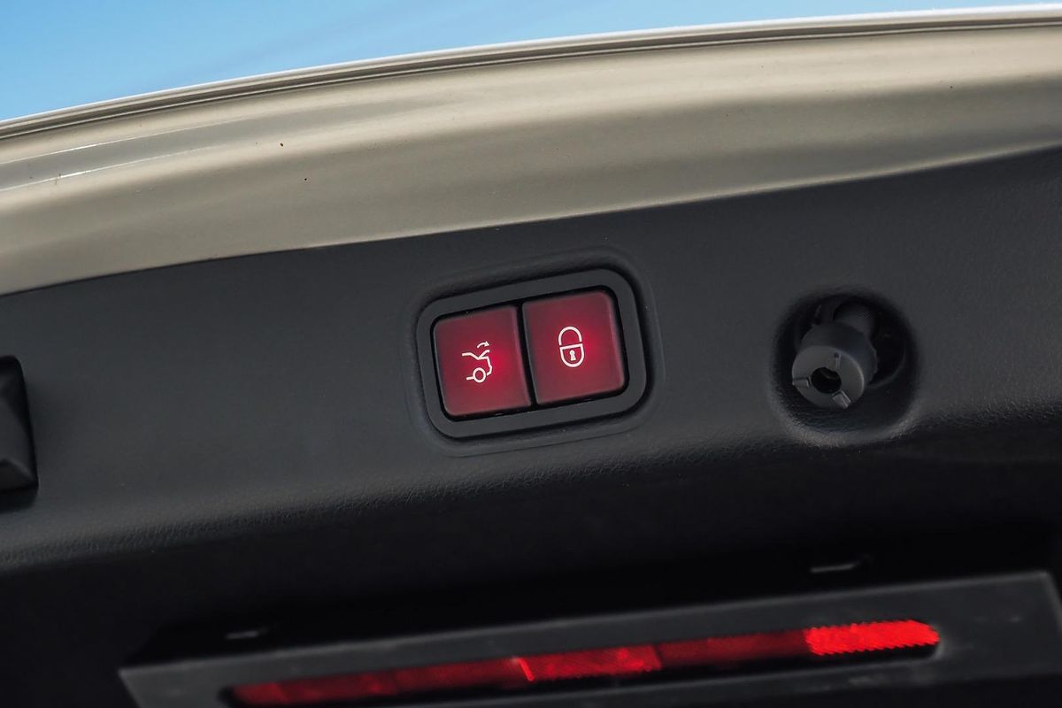 2016 Mercedes-Benz E-Class E200 W213