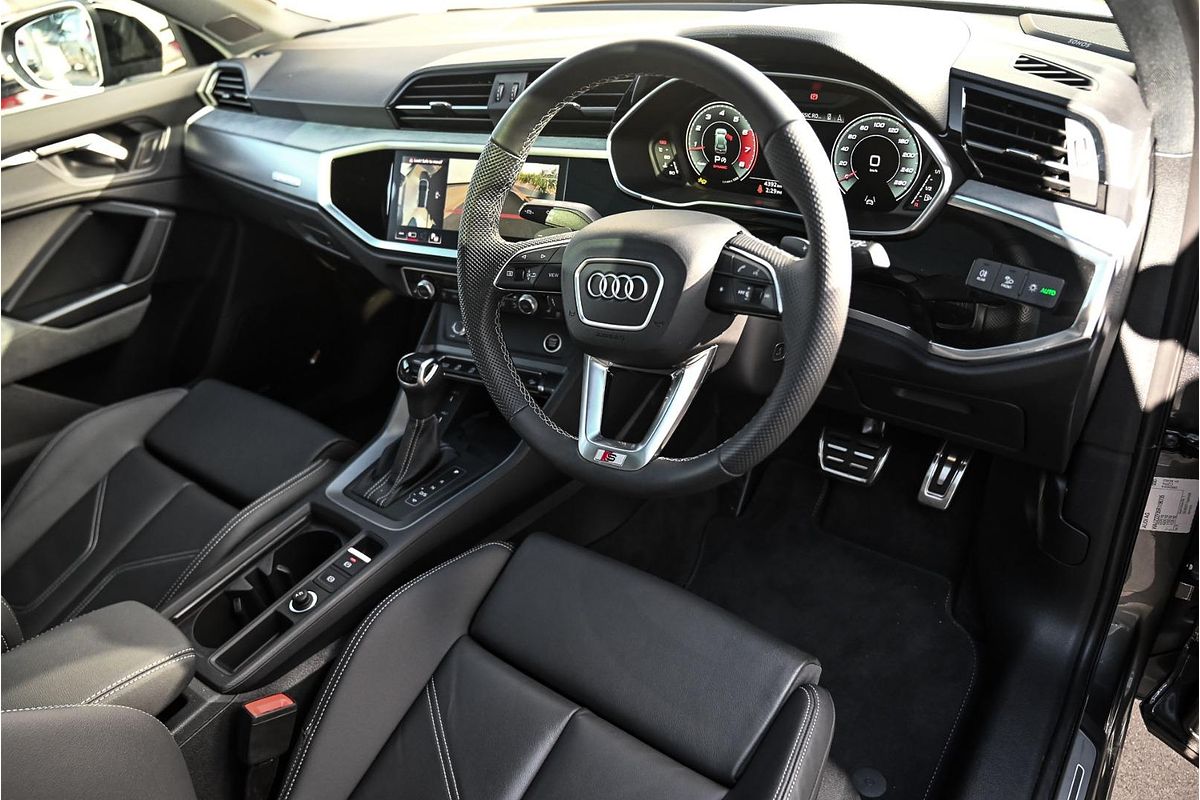2024 Audi Q3 40 TFSI S line F3