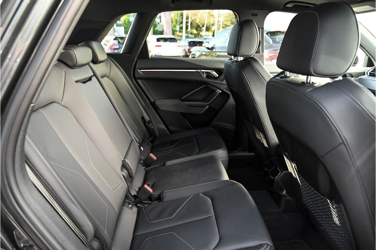 2024 Audi Q3 40 TFSI S line F3