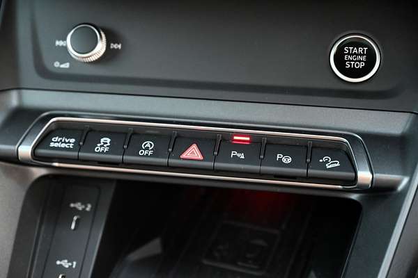 2024 Audi Q3 40 TFSI S line F3