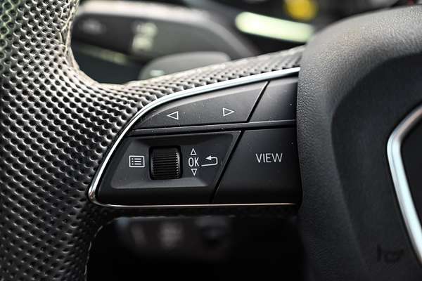 2024 Audi Q3 40 TFSI S line F3