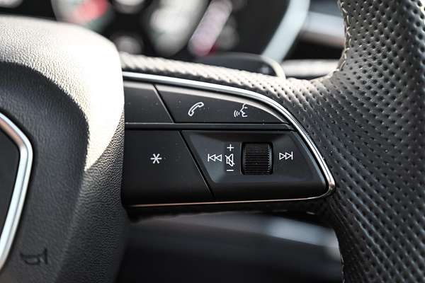 2024 Audi Q3 40 TFSI S line F3